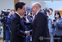 (LEAD) Leaders of S. Korea, Australia agree to boost cooperation for stable energy supply