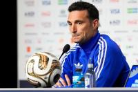 Argentina players urge coach Lionel Scaloni to stay amid contract talks