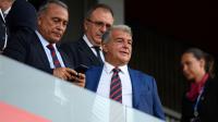 Laporta and Rafa Yuste fly to the Netherlands on a humanitarian mission