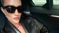 Rosie Huntington-Whiteley on Sitting Front Row at Burberry, Her Summer Reading List, and Loving Autumn