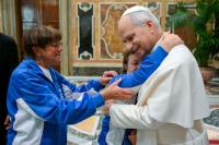 Pope Leo gives encouragement to Special Olympics athletes