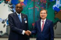 Top diplomats of S. Korea, Congo discuss energy, economic cooperation
