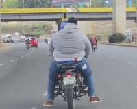 Utavunja Motorbike - Netizens raise concern over popular content creator KABUDA’s health after he was spotted on a boda boda! This weight is too much (VIDEO)