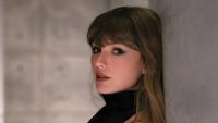 Taylor Swift's new single announcement overshadowed by Photoshop fail