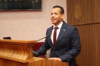 Parliamentarian Rocco Tjon: afl. 23,000 per month for a dutch expert to work on mental health (ggz) plan: lack of transparency and disregard for Aruban expertise