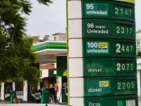 Greek Gasoline Prices Jump, Adding Up to €8.50 to a Tank in Three Weeks