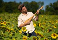 Singer-Songwriter Eli Lev Brings a Well-Traveled Sound to Western Loudoun