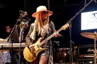 From Adelaide to OAKA: Greek Australian Orianthi alongside Anna Vissi