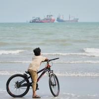 Oil keeps flowing, but cost of Gulf workarounds mount