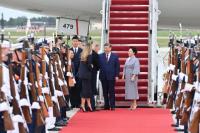 Xi Opens U.S. State Visit as Trump Gives Rare Airport Welcome