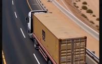 Royal Oman Police warn truck drivers against dangerous road behaviours