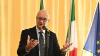 Fines of up to €1,000 if parents fail to learn Italian says Valditara