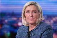 Le Pen Rules Out Ukraine Funding as Russia Targets French Election