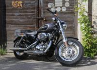 Motorcycle charity ride stops in Calabogie as realtors raise funds for housing insecurity