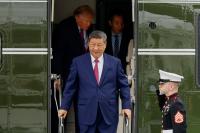 Xi Boards Marine One as Taiwan, Iran, AI Talks Stay Apart