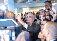 President Abinader announces 300 scholarships for young Dominicans residing in New York