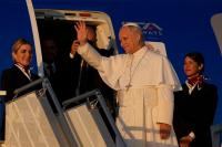 Pope says reporters are welcome to cover him, affirms need for media
