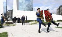 Tajik premier visits Victory Park in Baku