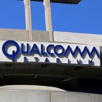Qualcomm Rallies 6% as Buyers Reverse Apple Renewal Selloff; Apple Stock Ticks Up