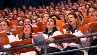 A Choir of 2,500 Young People Brings Pope’s Vigil at the Stade de France to Life – VIDEO