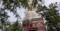 Chicago fire leaves man dead, 2 women injured
