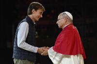 Pope encourages French youth to seek holiness during visually rich stadium vigil