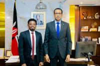 Danjiraha Soomaaliya ee Kenya oo Sagootiyay Arday Soomaaliyeed oo Deeq Waxbarasho ka Helay Japan
