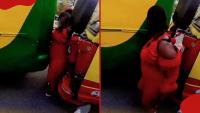Terrifying scene as Nairobi woman nearly get trapped between 2 matatus: "Uuuwii"
