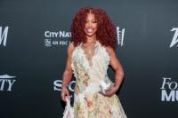 SZA Inducted Into New Jersey Hall of Fame by Danny DeVito