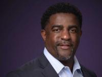 Former Cowboys player Greg Ellis brings mental health app, life coach training to East Texas