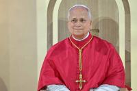 Ahead of Paris mass, Pope Leo urges life together in 'dignity and peace'