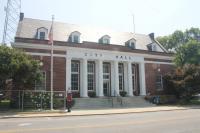 Waste Management contract extended in split vote