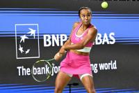 Fernandez fights back to reach Singapore Open final