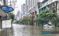 World : Bangkok Floods Affect 52,000 Households, 4,200 Forced To Evacuate