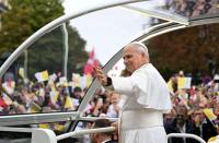 Hundreds of thousands turn out for Pope's Mass in Paris