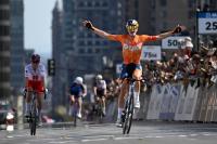 UCI Road World Championships: Demi Vollering outsprints Kasia Niewiadoma-Phinney to first world title in women's elite road race after gripping final lap duel