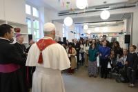 Pope Leo XIV Hears Testimony of Migrants in Paris: God Opened "a new path for me"