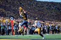 Execution errors sink No. 18 Michigan against No. 17 Iowa, 20-19