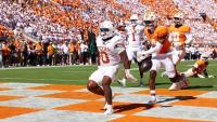No. 1 Texas survives late scare, picks up SEC road win at No. 14 Tennessee