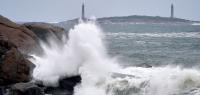 Nor'easter floods New Jersey roads, homes