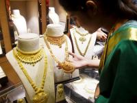 India targets USD 100 billion gems & jewellery export goal