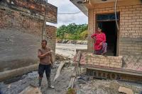 Thousands still missing in Nepal after devastating floods