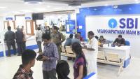 Banks open on Sunday see brisk turnout ahead of 3-day strike