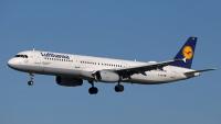 Plane declares mid-air emergency at 32,000 feet over Scotland before emergency landing