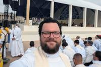 Fr Peter: Paris Gathers for Papal Mass