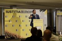 A new party is born for the general elections: it is called Iustitia Europa and it calls for the end of the immunity of politicians.