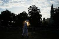 Pope decries legalization of assisted dying