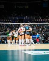 Lobos lose their sixth and seventh straight in sweeps at Hawaii