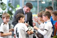 PHOTO GALLERY // Romanian football legend Adrian Mutu has emotional meeting with young footballers in Chisinau