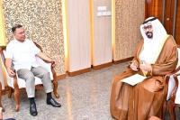 PM, UAE Envoy discuss expanding trade, investment